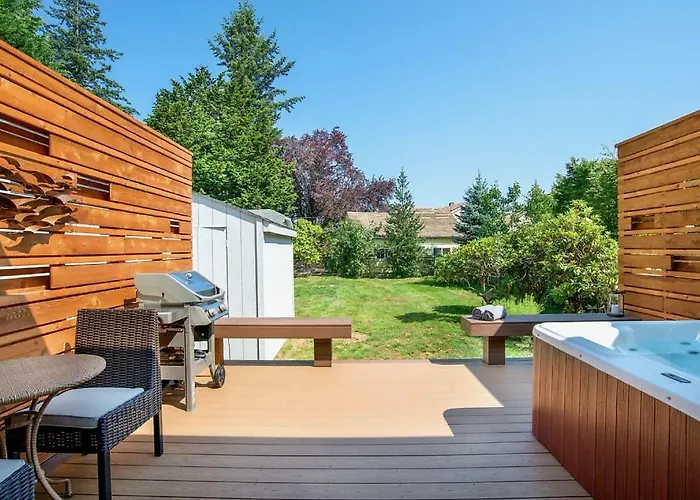 Mother In Law Suite With Private Hot Tub--Downtown